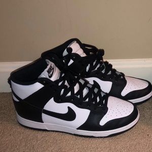 Nike “panda” 1s